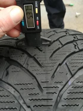 Гуми Зимни 255/70R16, снимка 7