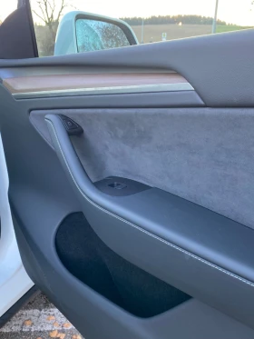Tesla Model Y 514HP/LONG-RANGE/DUAL-MOTOR/4X4/101E - 66199 лв. - 98731913 | Car24.bg