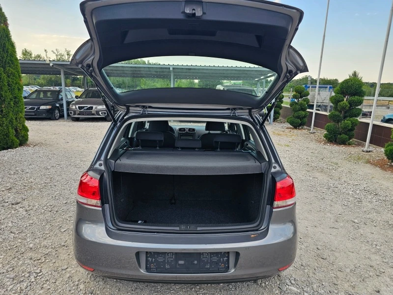 VW Golf 1, 4 I КЛИМАТРОНИК 80кс. , снимка 15 - Автомобили и джипове - 46292752