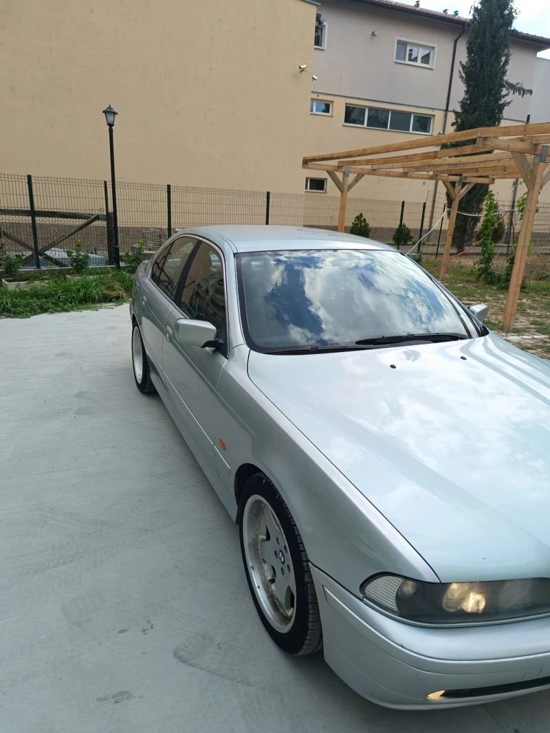 BMW 520, снимка 3 - Автомобили и джипове - 47401189