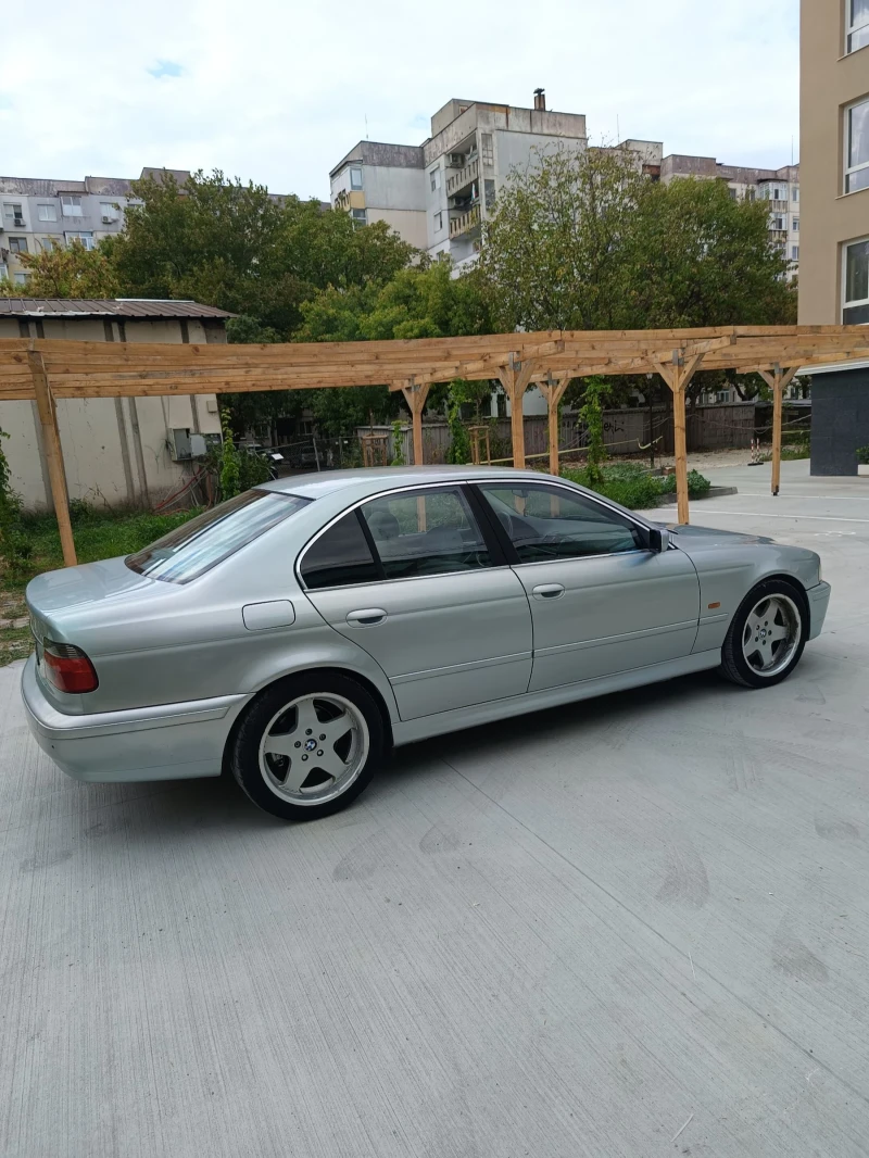 BMW 520, снимка 5 - Автомобили и джипове - 47401189