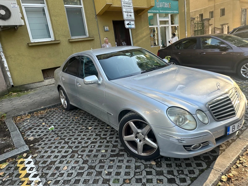 Mercedes-Benz E 320, снимка 5 - Автомобили и джипове - 47439128