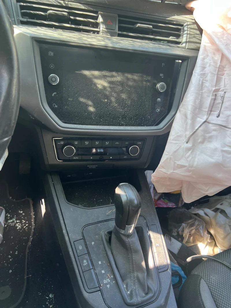 Seat Ibiza 1.0 TSI /DSG, снимка 3 - Автомобили и джипове - 51826334