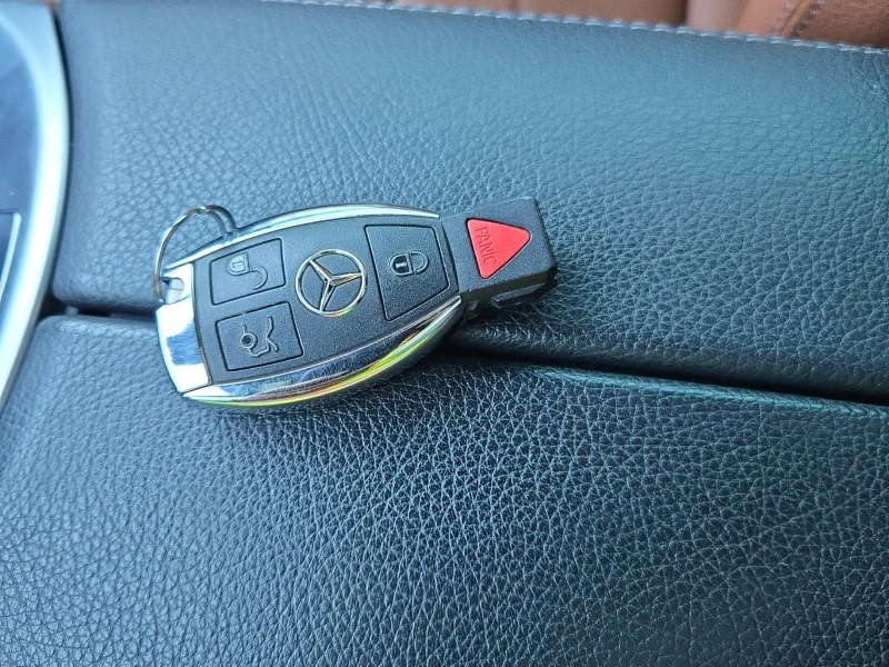 Mercedes-Benz C 300 4M* AMG-pkg* Пано* Подгрев* burmester* Камера* , снимка 13 - Автомобили и джипове - 52318062