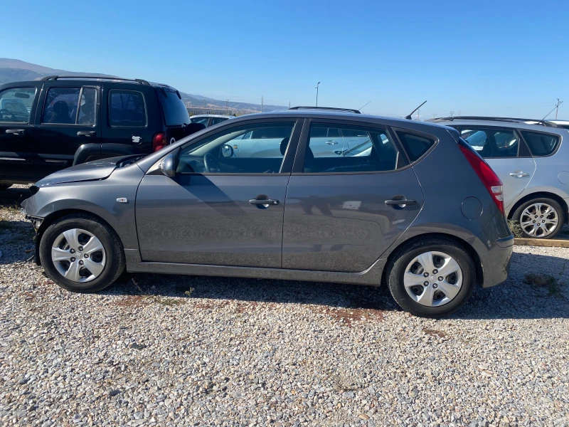 Hyundai I30 1.4, снимка 5 - Автомобили и джипове - 52197389