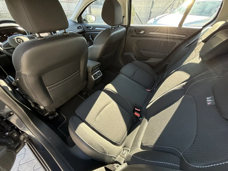 Renault Megane 1.5 DCI BUSINESS, снимка 12 - Автомобили и джипове - 52235453