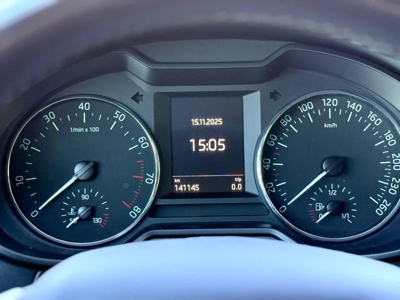 Skoda Octavia 1.8TSI DSG 4x4 141K реални, снимка 9 - Автомобили и джипове - 52425315