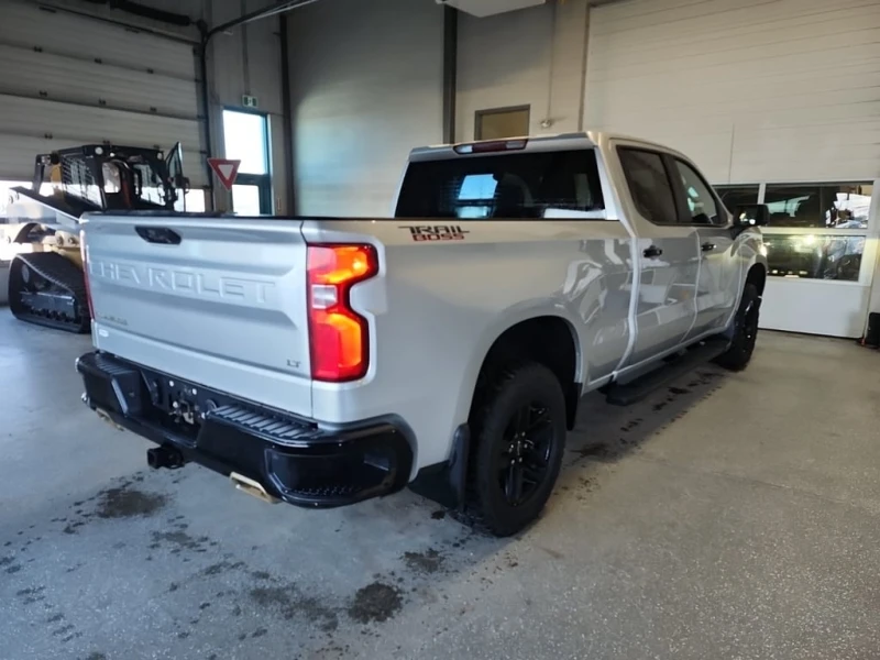 Chevrolet Silverado * 4WD Crew Cab 157" LT Trail Boss * CARFAX * Б, снимка 4 - Автомобили и джипове - 53128321