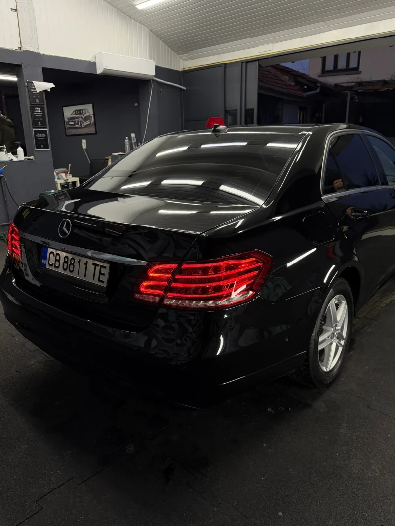 Mercedes-Benz E 200 Bluetec, снимка 5 - Автомобили и джипове - 53225175
