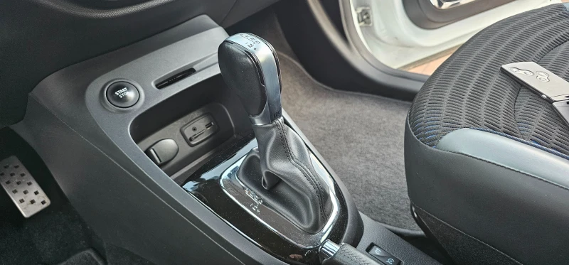 Renault Captur Crossborder 1.2EDC/120pc AUTOMAT НЕРАЗЛИЧИМ ОТ НОВ, снимка 15 - Автомобили и джипове - 53453293