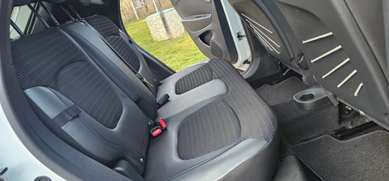 Renault Captur Crossborder 1.2EDC/120pc AUTOMAT НЕРАЗЛИЧИМ ОТ НОВ, снимка 11 - Автомобили и джипове - 53453293