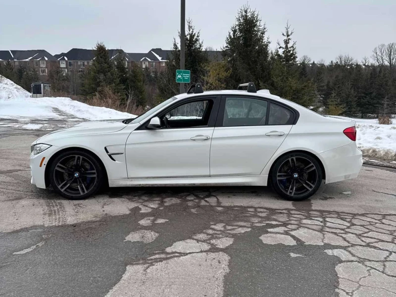 BMW M3 * 4dr Sdn * HARMAN KARDON* 2 КЛЮЧА* KEYLESS* PANO*, снимка 2 - Автомобили и джипове - 53519303