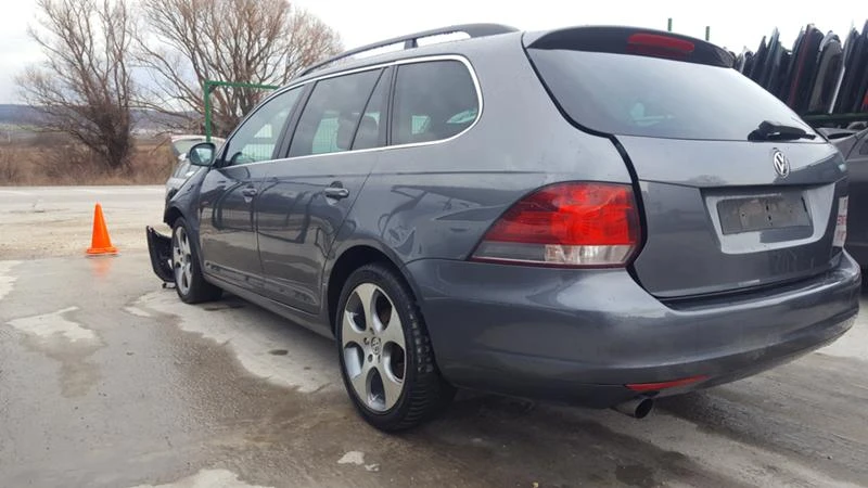 VW Golf 1.6TDI  5-скорости - изображение 2