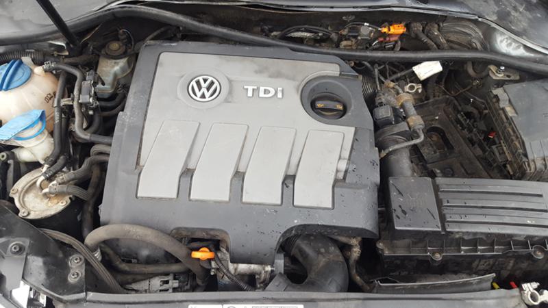 VW Golf 1.6TDI  5-скорости, снимка 6 - Автомобили и джипове - 27922384