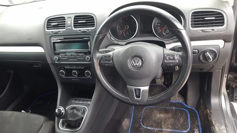 VW Golf 1.6TDI  5-скорости - изображение 10