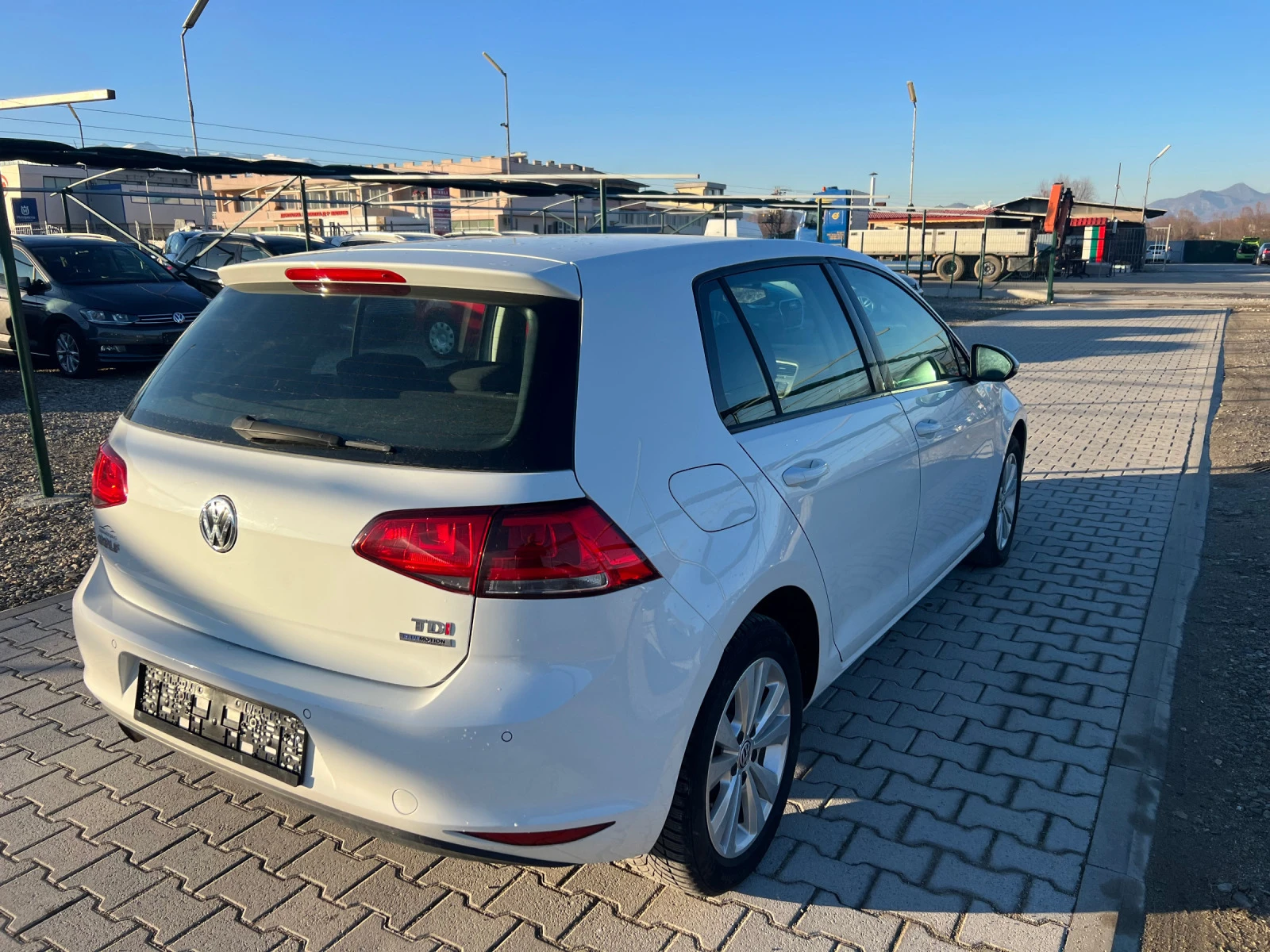 VW Golf 1.6TDi ЛИЗИНГ - изображение 6