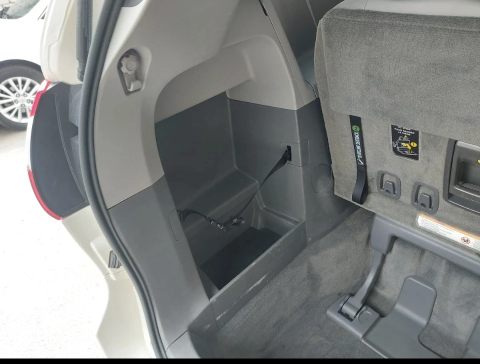 Toyota Sienna LIMITED - изображение 6