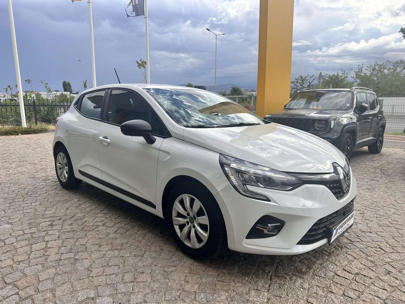 Renault Clio 1.0TCe/ 100к.с./Life - изображение 3
