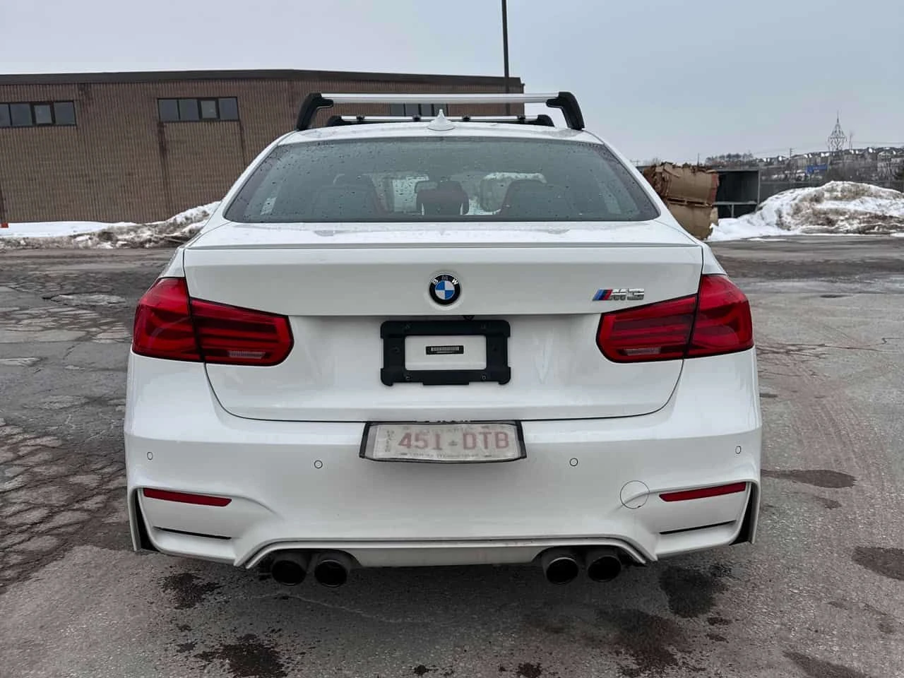 BMW M3 * 4dr Sdn * HARMAN KARDON* 2 КЛЮЧА* KEYLESS* PANO* - изображение 4
