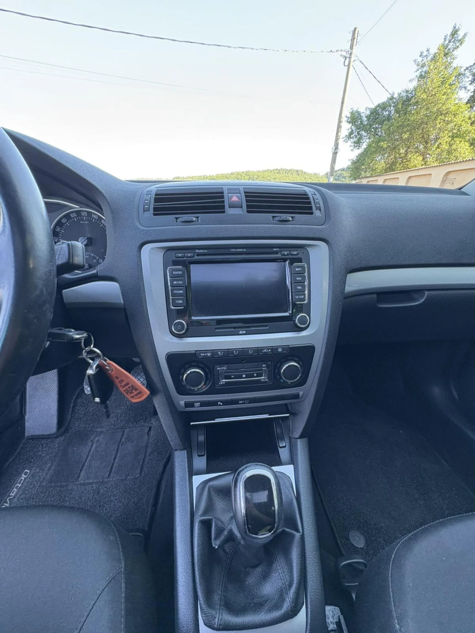 Skoda Octavia 1.2 tsi Elegance  - изображение 10