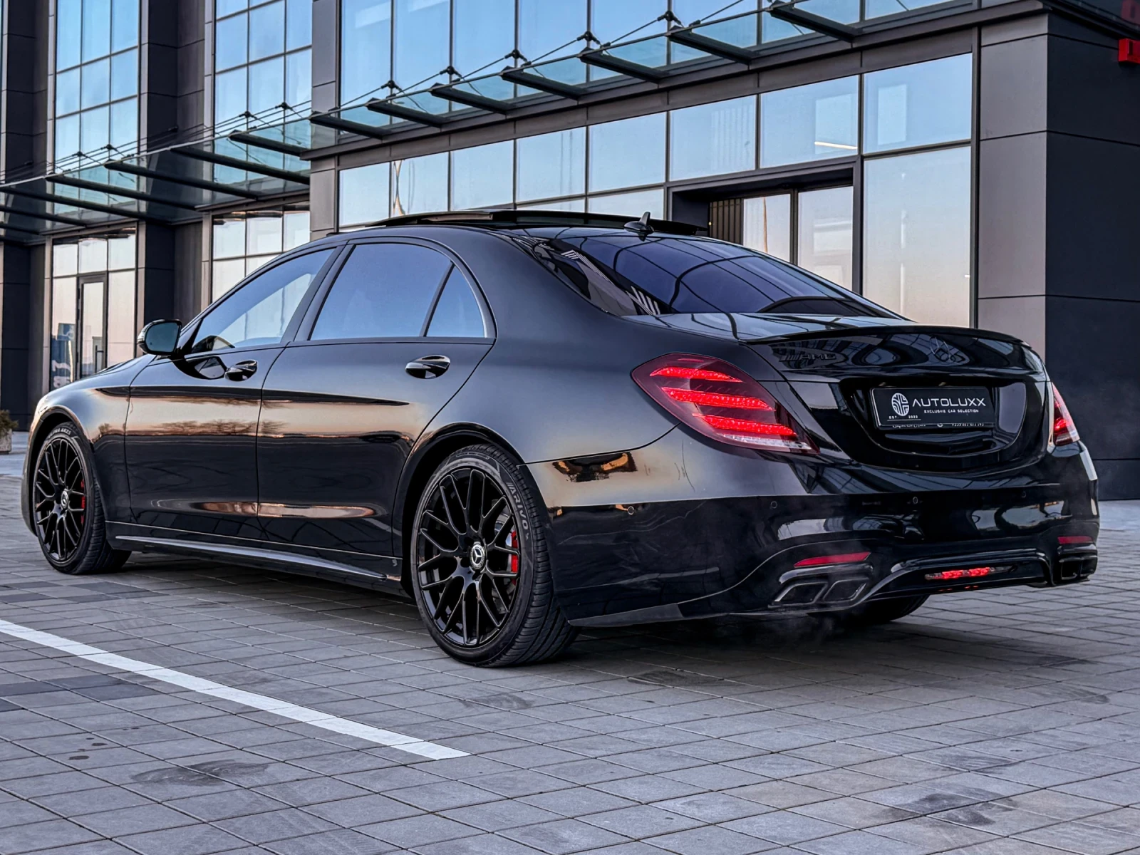 Mercedes-Benz S 500 S63 AMG OPTIC/Designo/3xTV/CARBON/NIGHT/BURM/FULL, снимка 4 - Автомобили и джипове - 53709539