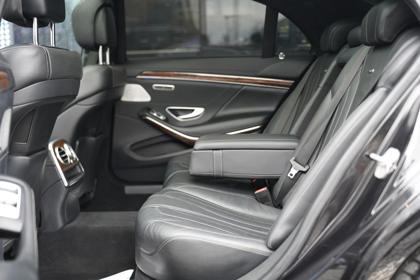 Mercedes-Benz S 63 AMG Long 4Matic, снимка 11 - Автомобили и джипове - 53731548