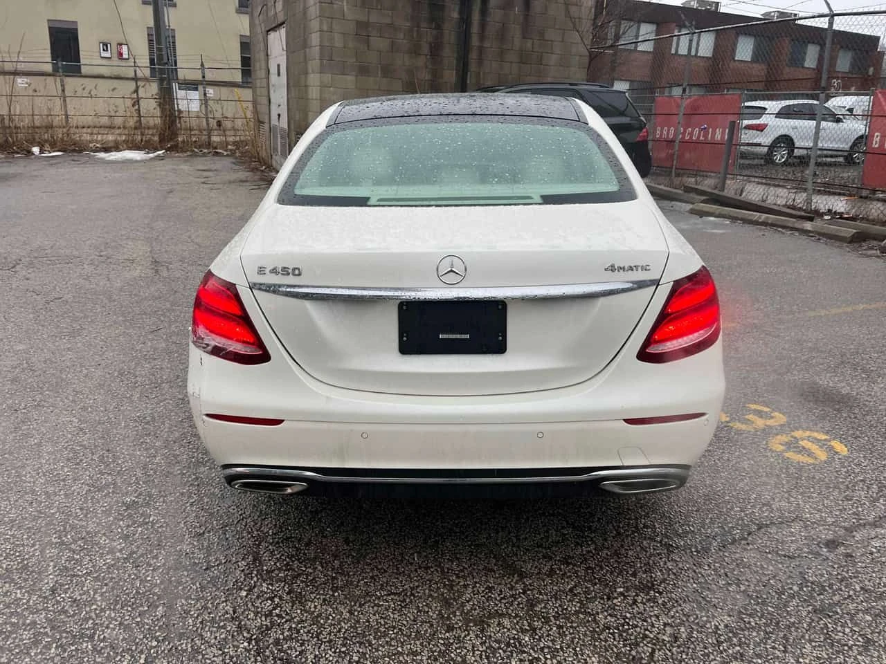 Mercedes-Benz E 450 PANO | KEYLESS | ПОДГРЕВИ | АМБИЕНТ | CARFAX, снимка 4 - Автомобили и джипове - 53928575