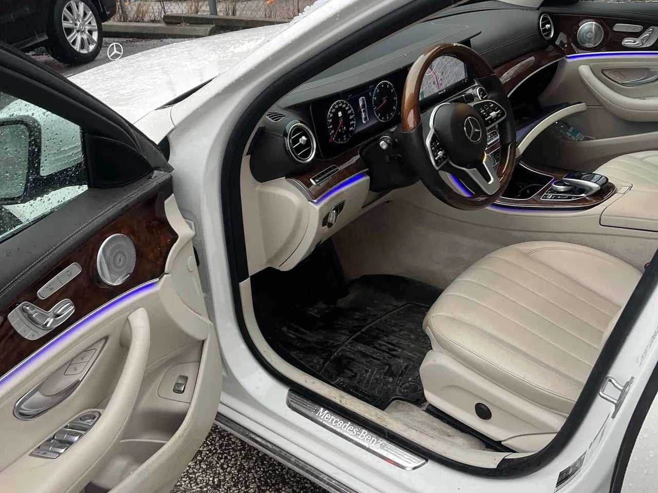 Mercedes-Benz E 450 PANO | KEYLESS | ПОДГРЕВИ | АМБИЕНТ | CARFAX, снимка 11 - Автомобили и джипове - 53928575