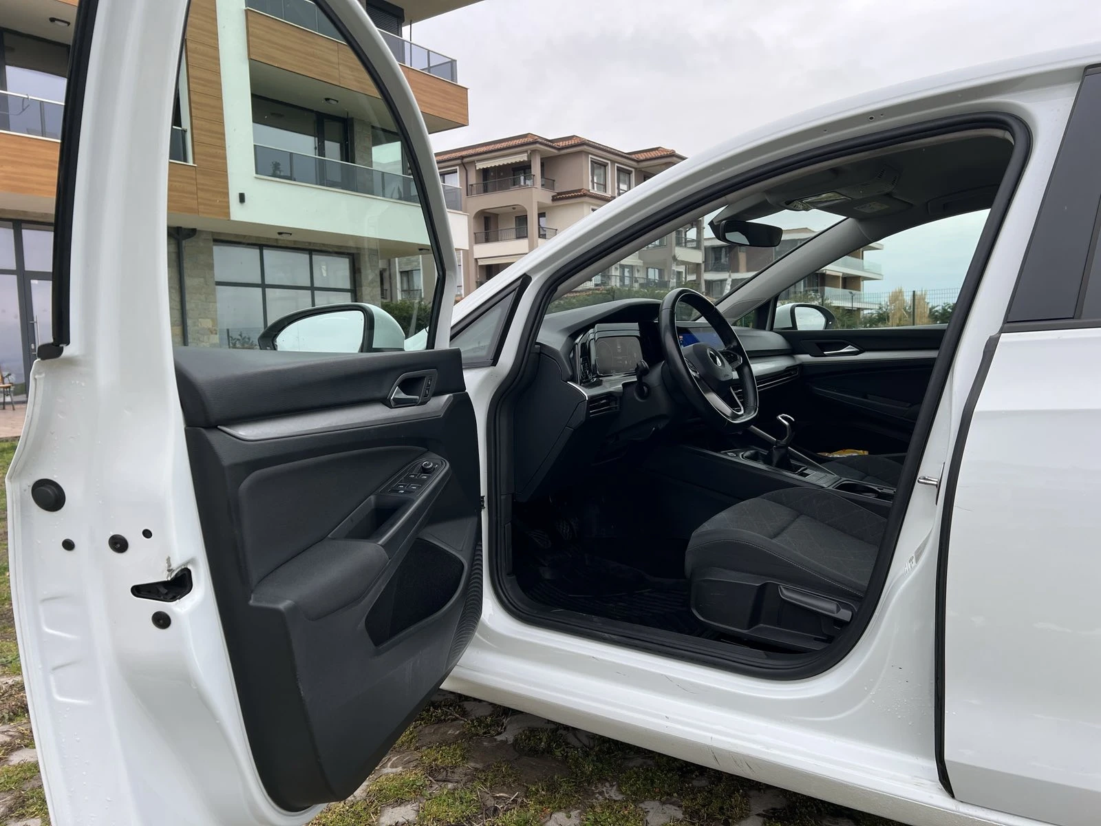 VW Golf Life New 2.0 TDI, снимка 13 - Автомобили и джипове - 54061099