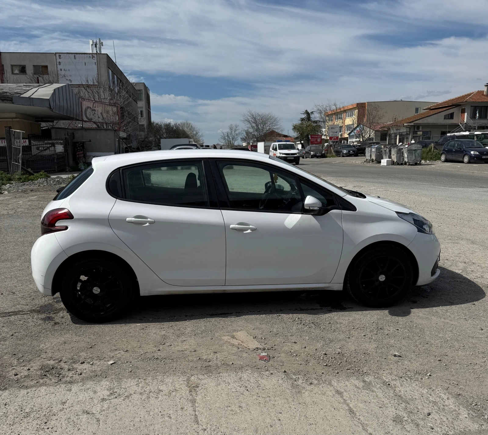 Peugeot 208 1.5 hdi , снимка 7 - Автомобили и джипове - 54133488
