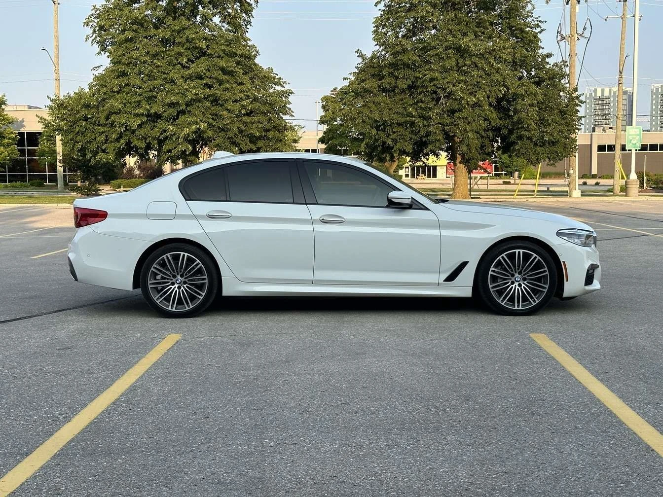 BMW 530 i M SPORT CARFAX, снимка 2 - Автомобили и джипове - 54148747