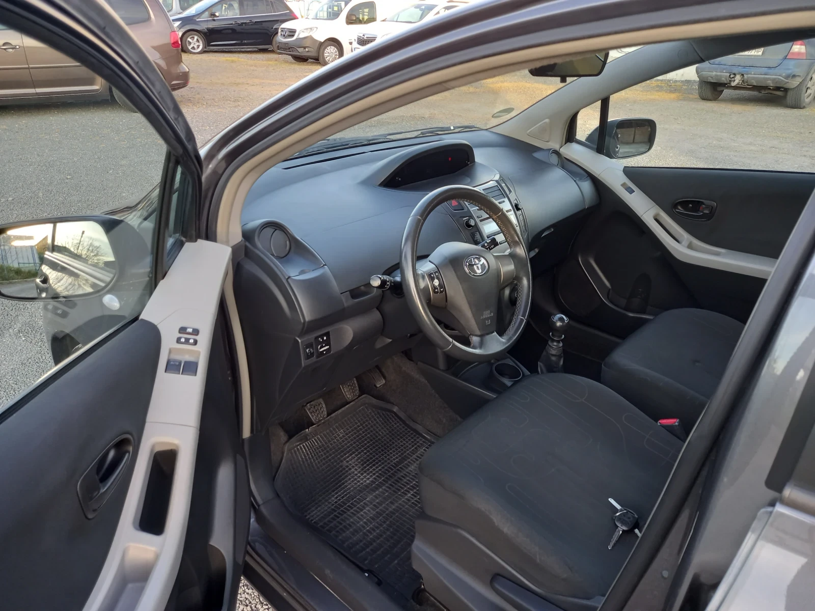 Toyota Yaris 1.33vvti | Mobile.bg � ����������� 12