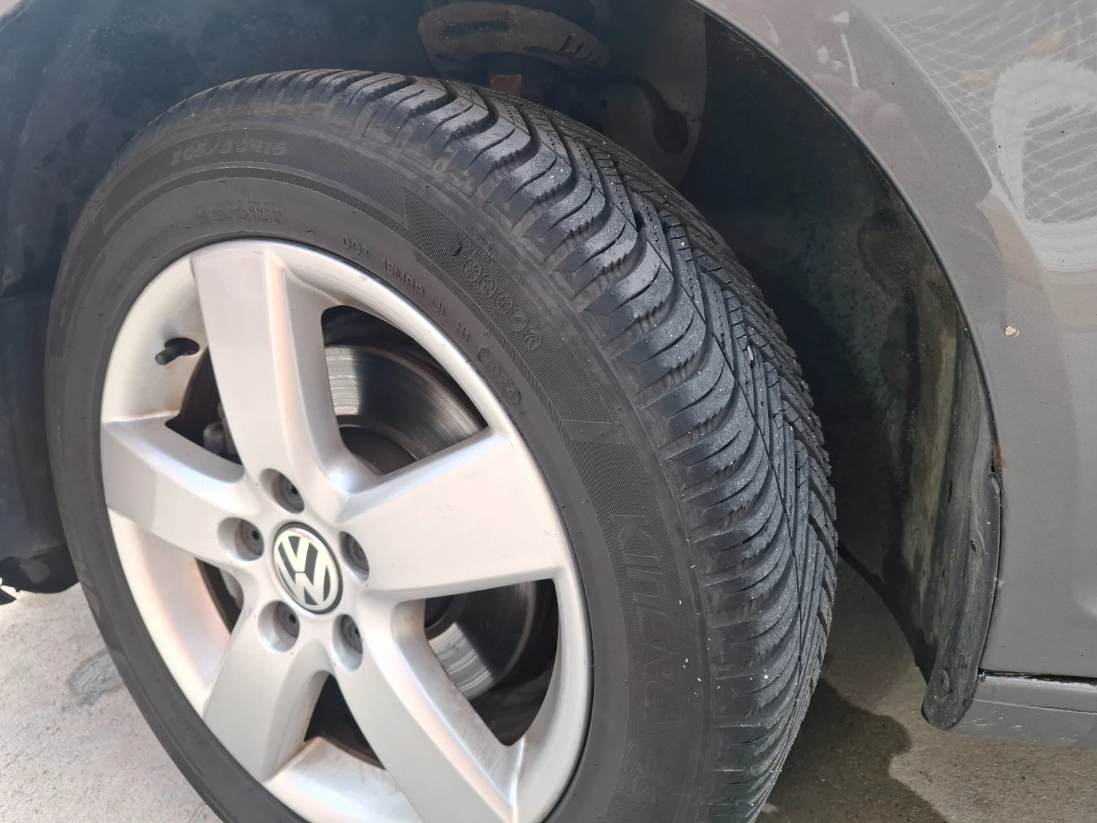 VW Golf Plus 1.6 D, снимка 17 - Автомобили и джипове - 54400237