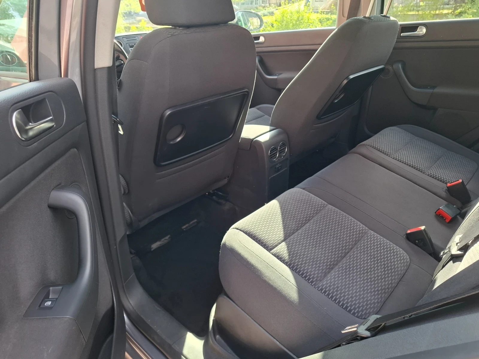VW Golf Plus 1.6 D, снимка 9 - Автомобили и джипове - 54400237