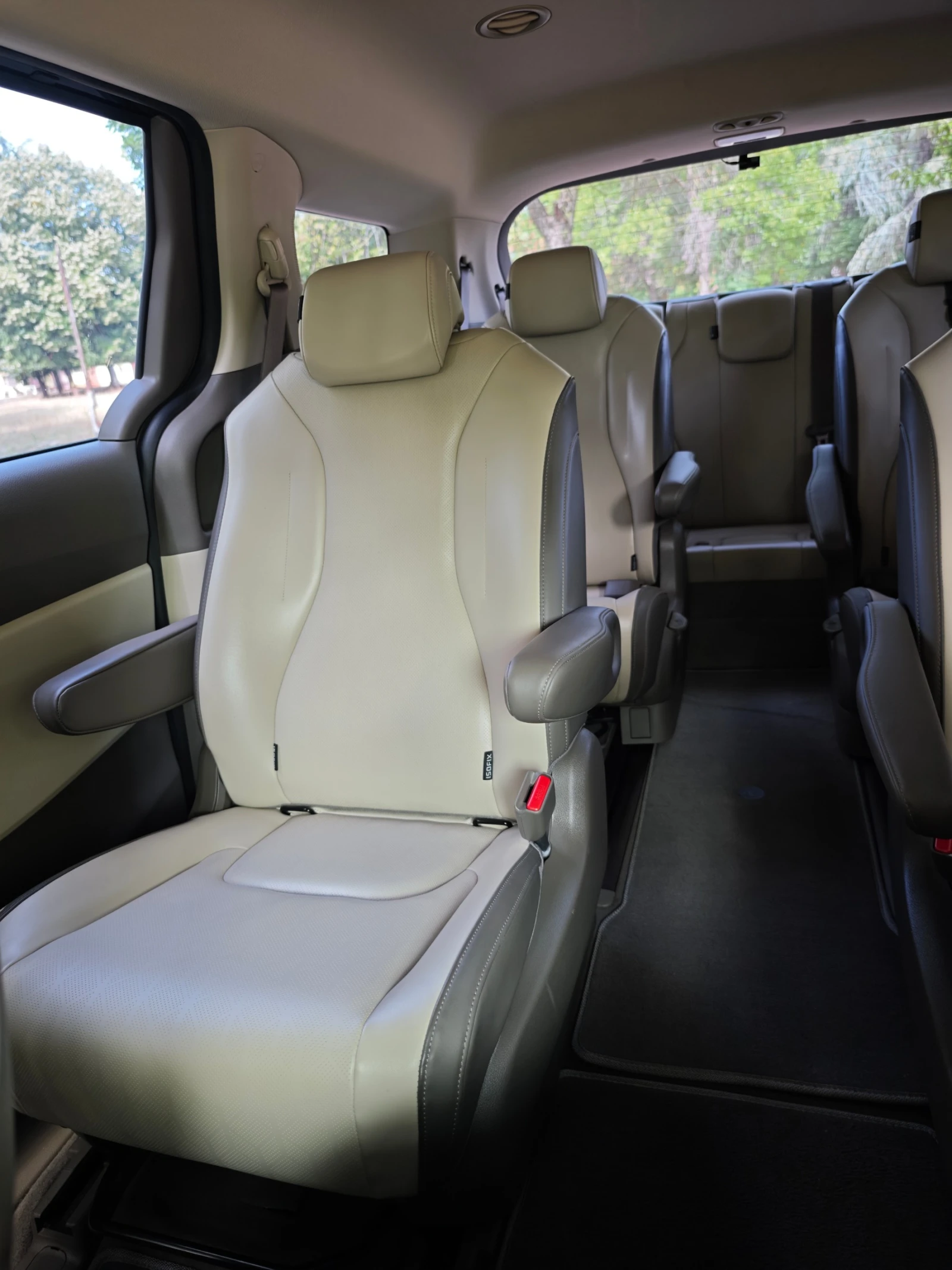 Kia Carnival 2.2 CRDI , снимка 17 - Автомобили и джипове - 55292627