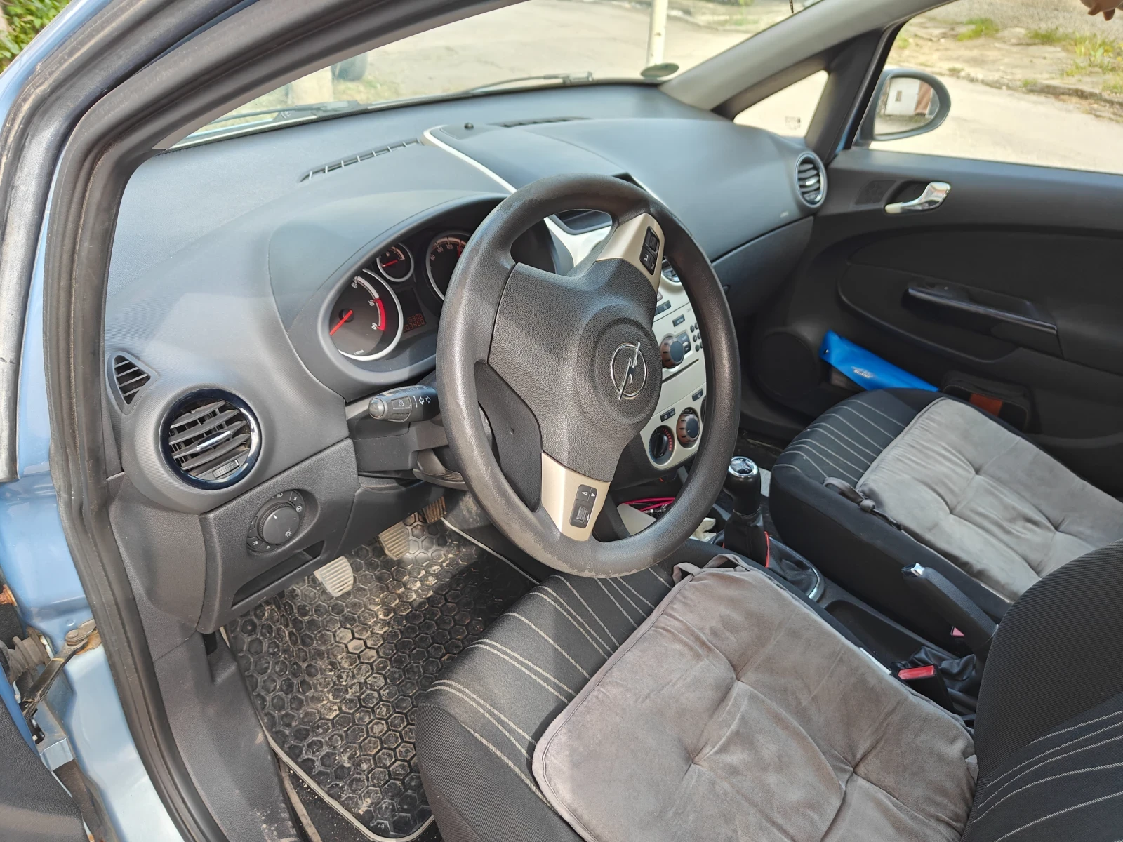 Opel Corsa, снимка 6 - Автомобили и джипове - 54754659