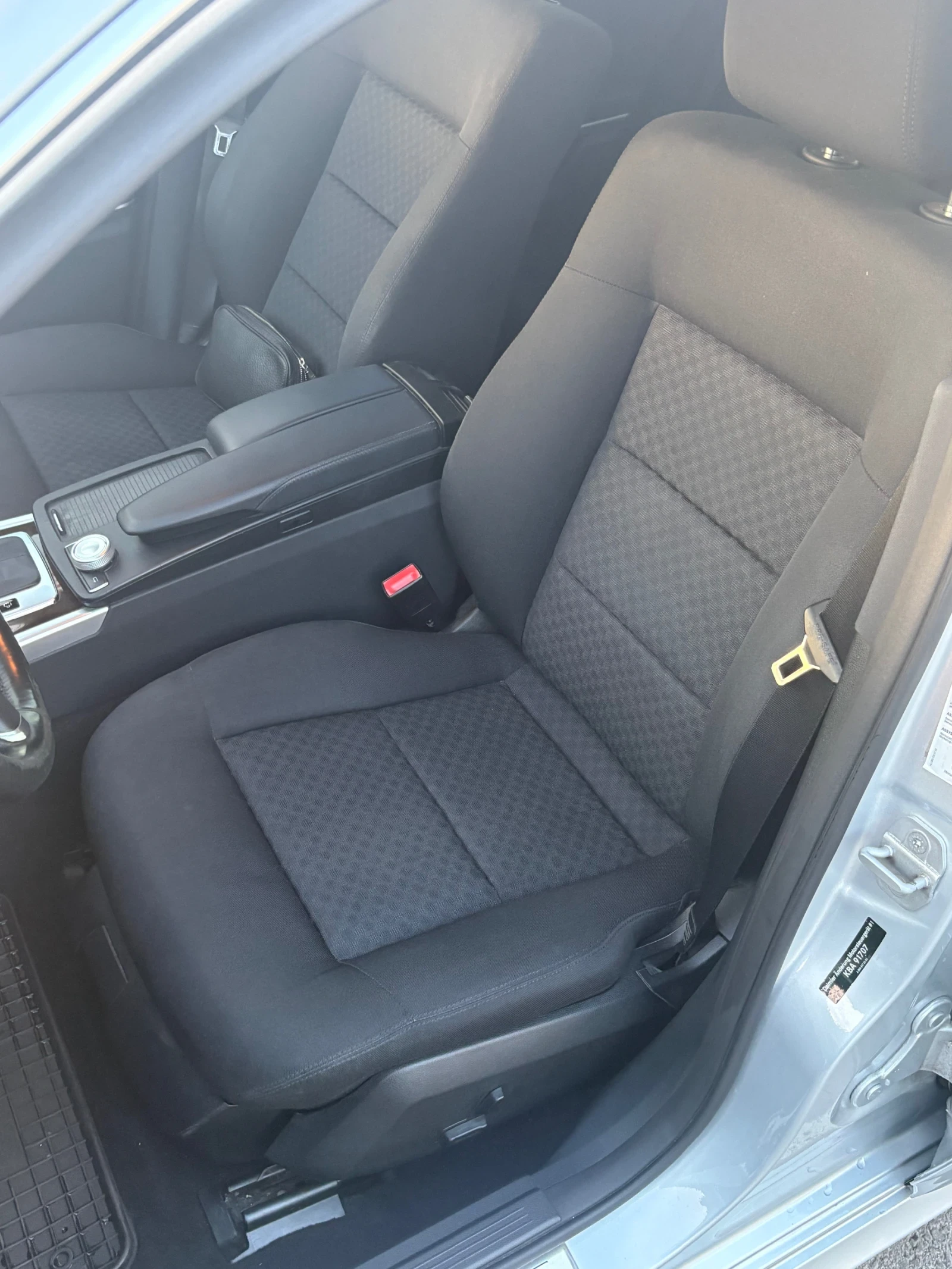 Mercedes-Benz E 250, снимка 10 - Автомобили и джипове - 55781688