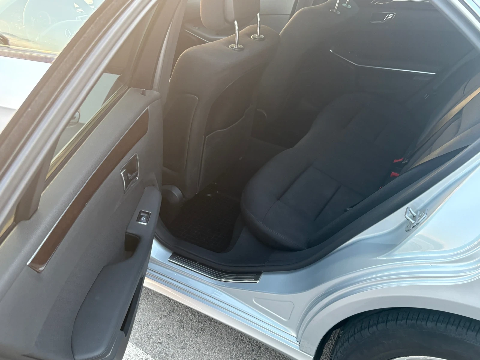 Mercedes-Benz E 250, снимка 12 - Автомобили и джипове - 55781688