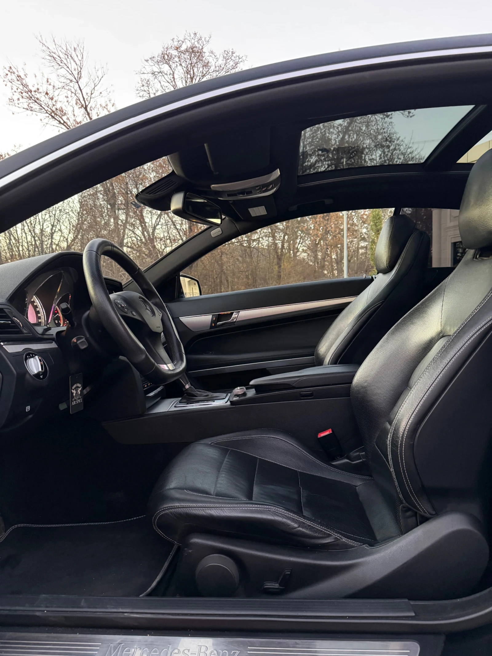 Mercedes-Benz E 350 /// PANO /// OBDUHVANE ///, снимка 15 - Автомобили и джипове - 55996749