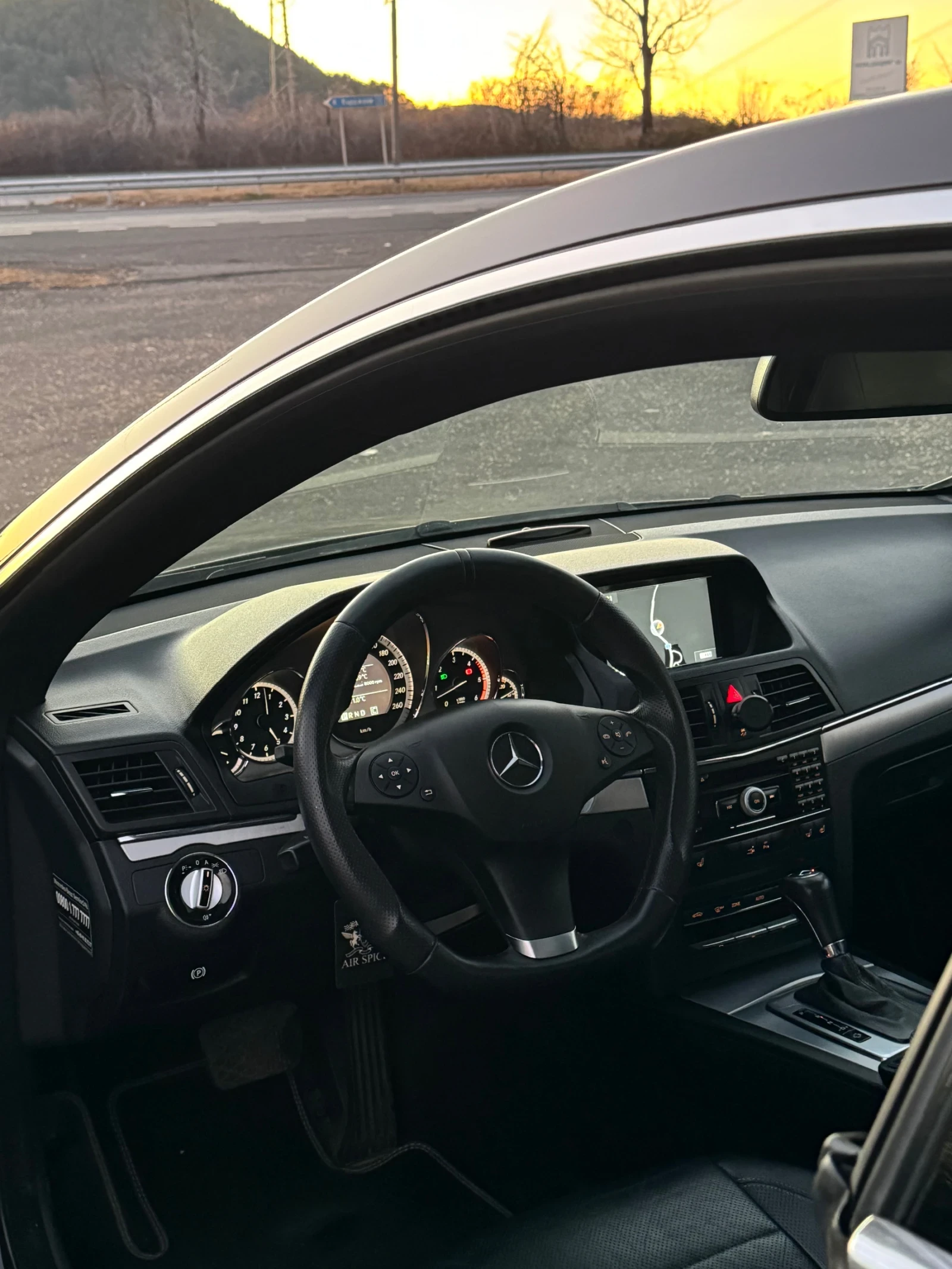 Mercedes-Benz E 350 /// PANO /// OBDUHVANE ///, снимка 14 - Автомобили и джипове - 55996749
