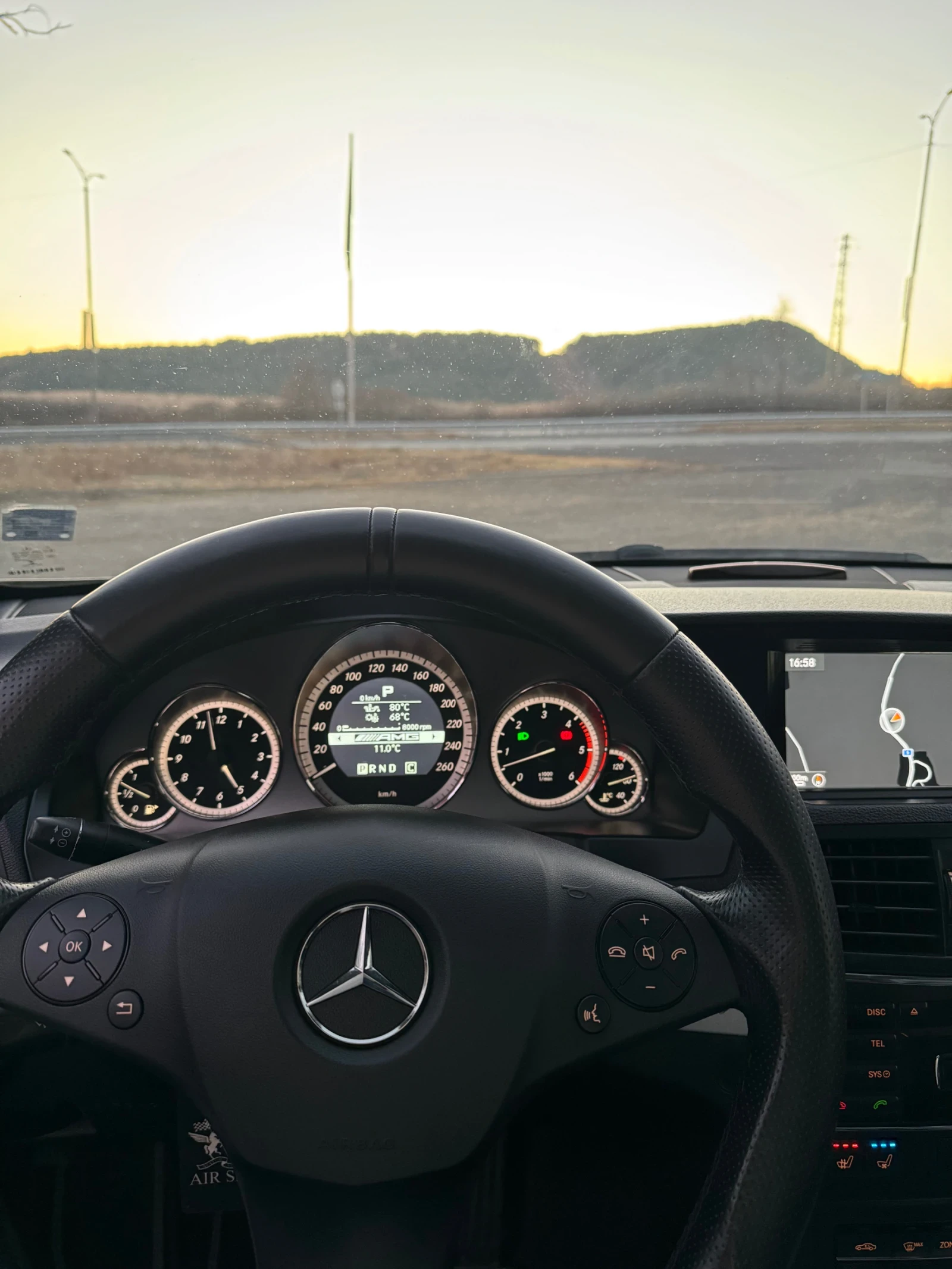 Mercedes-Benz E 350 /// PANO /// OBDUHVANE ///, снимка 13 - Автомобили и джипове - 55996749