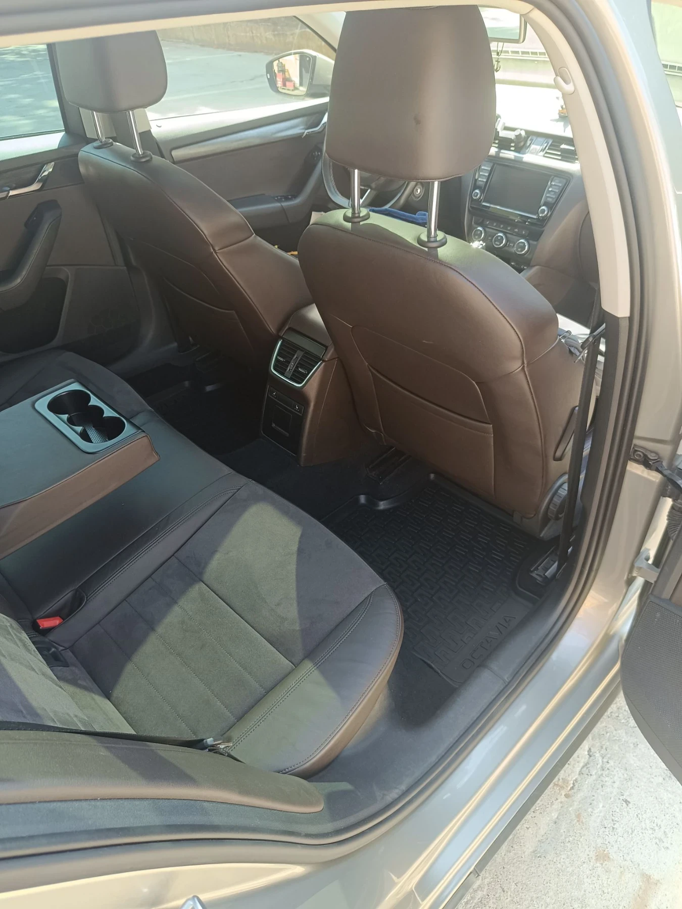 Skoda Octavia Scout, снимка 17 - Автомобили и джипове - 56184679