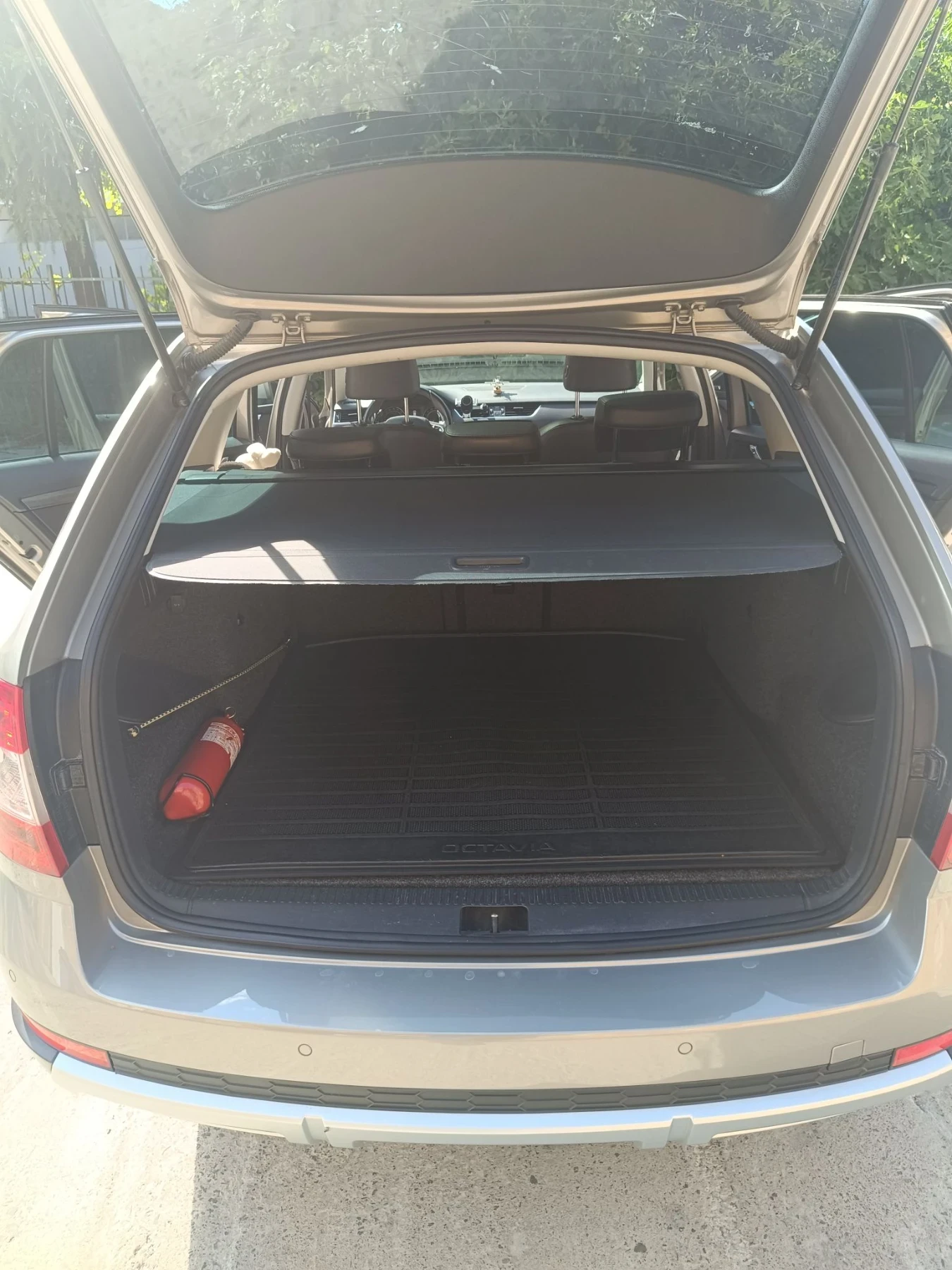 Skoda Octavia Scout, снимка 11 - Автомобили и джипове - 56184679