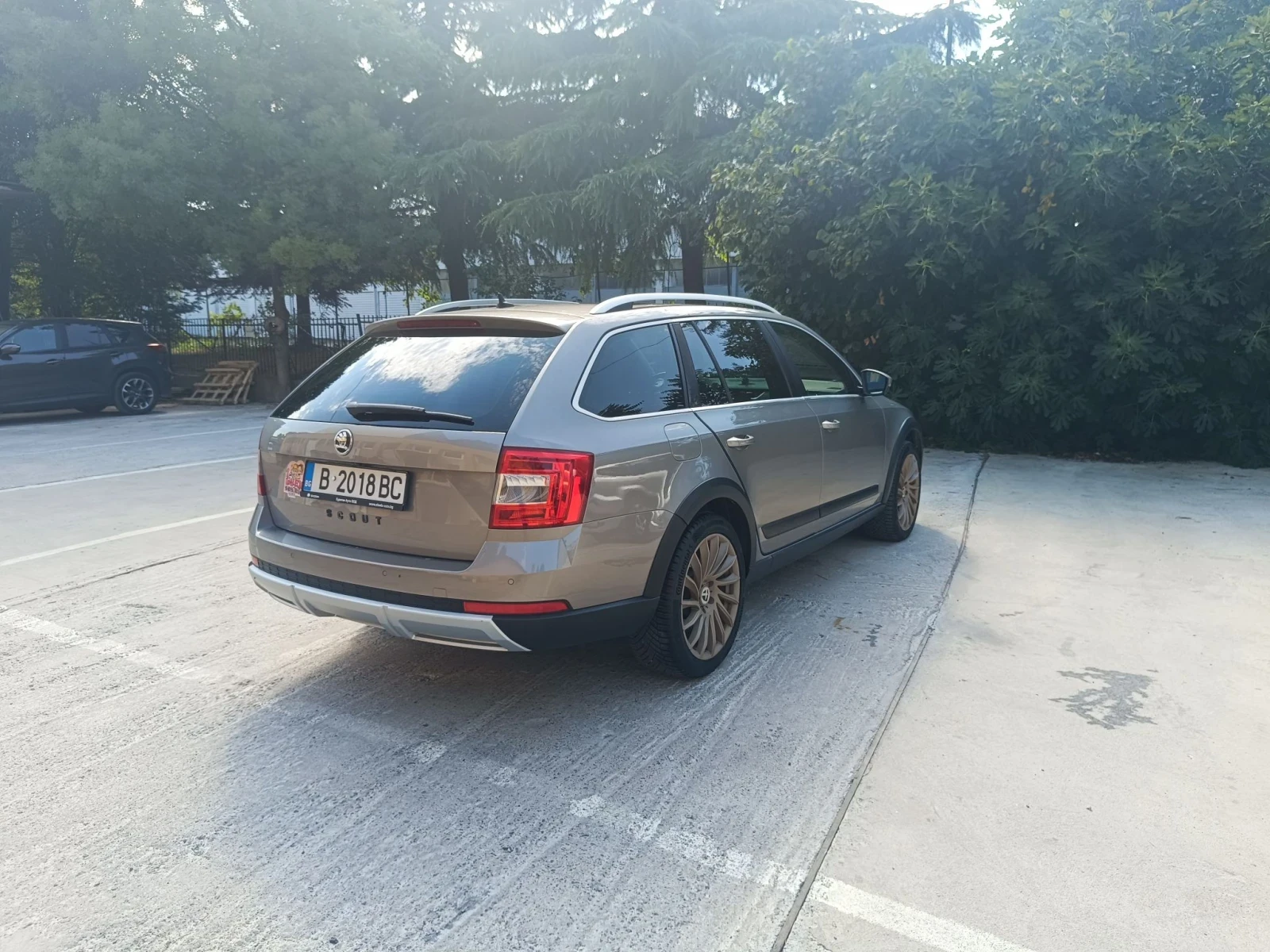 Skoda Octavia Scout, снимка 9 - Автомобили и джипове - 56184679