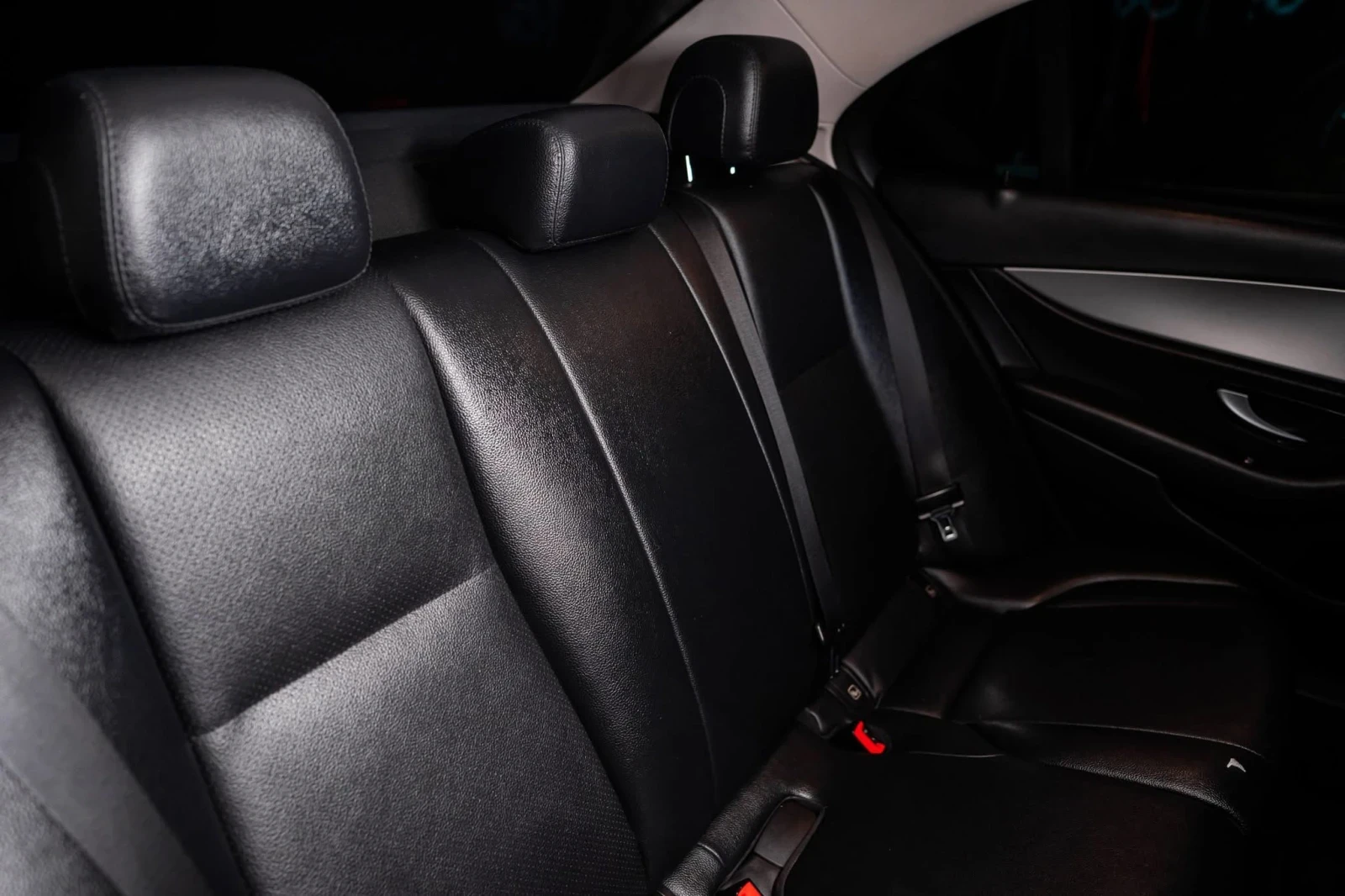 Mercedes-Benz E 220 D FULL AMG LINE LED NAVI BURM ������ 100% | Mobile.bg � ����������� 15