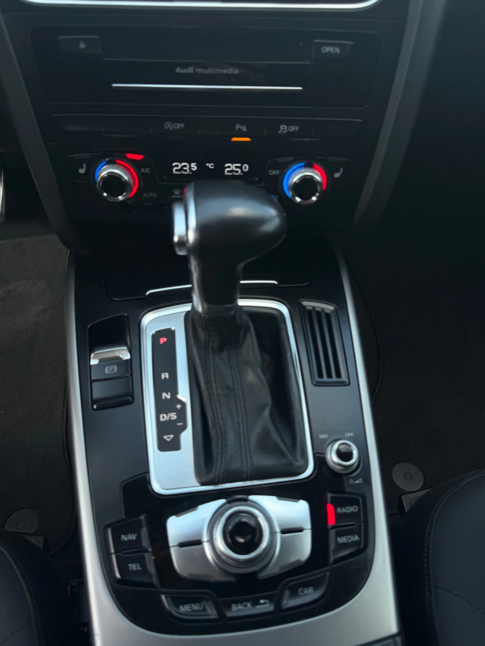Audi A4 2.0 TDI Face Navi Подгрев, снимка 12 - Автомобили и джипове - 56433039
