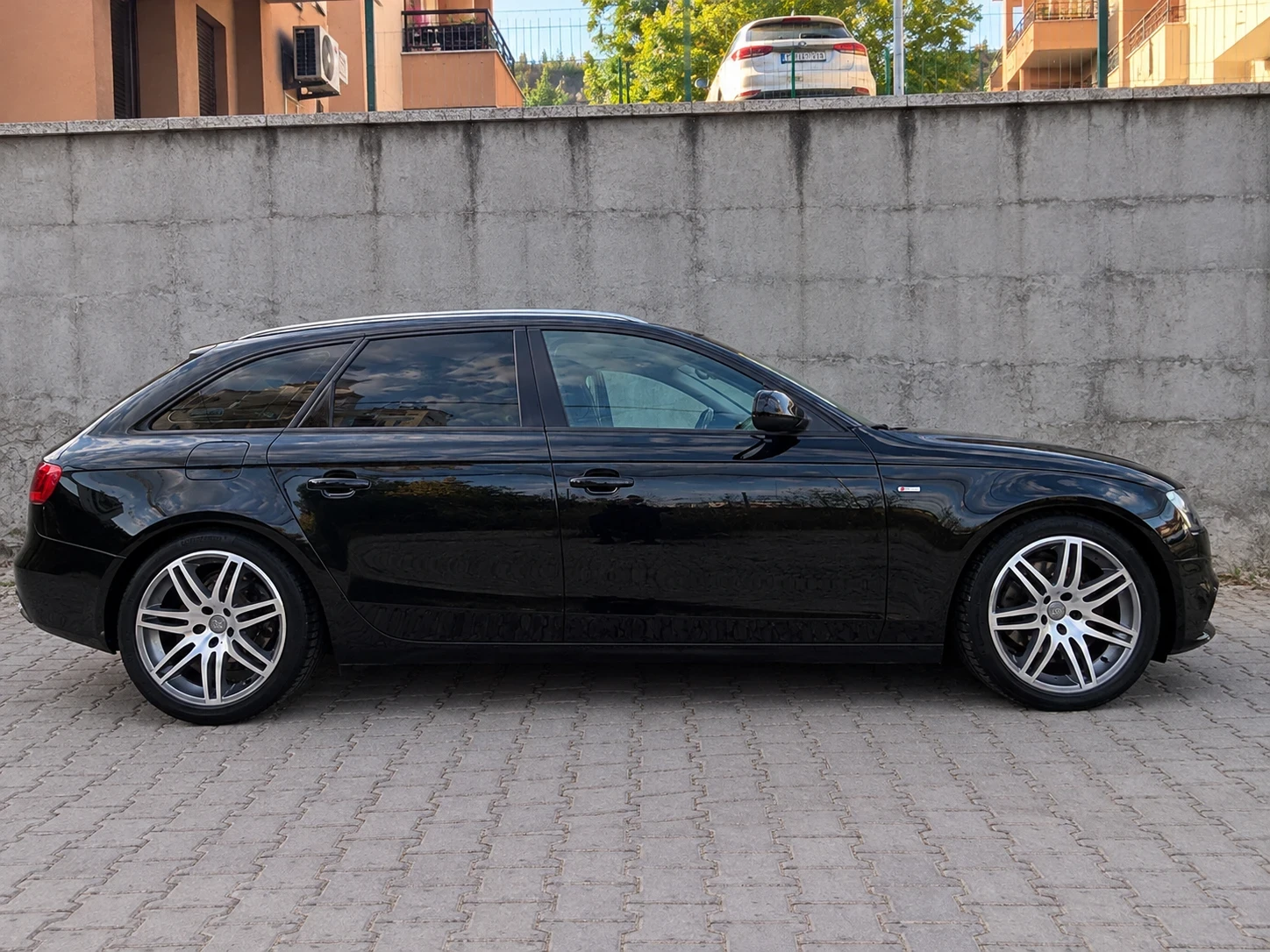 Audi A4 2.0 TDI Face Navi Подгрев, снимка 4 - Автомобили и джипове - 56433039