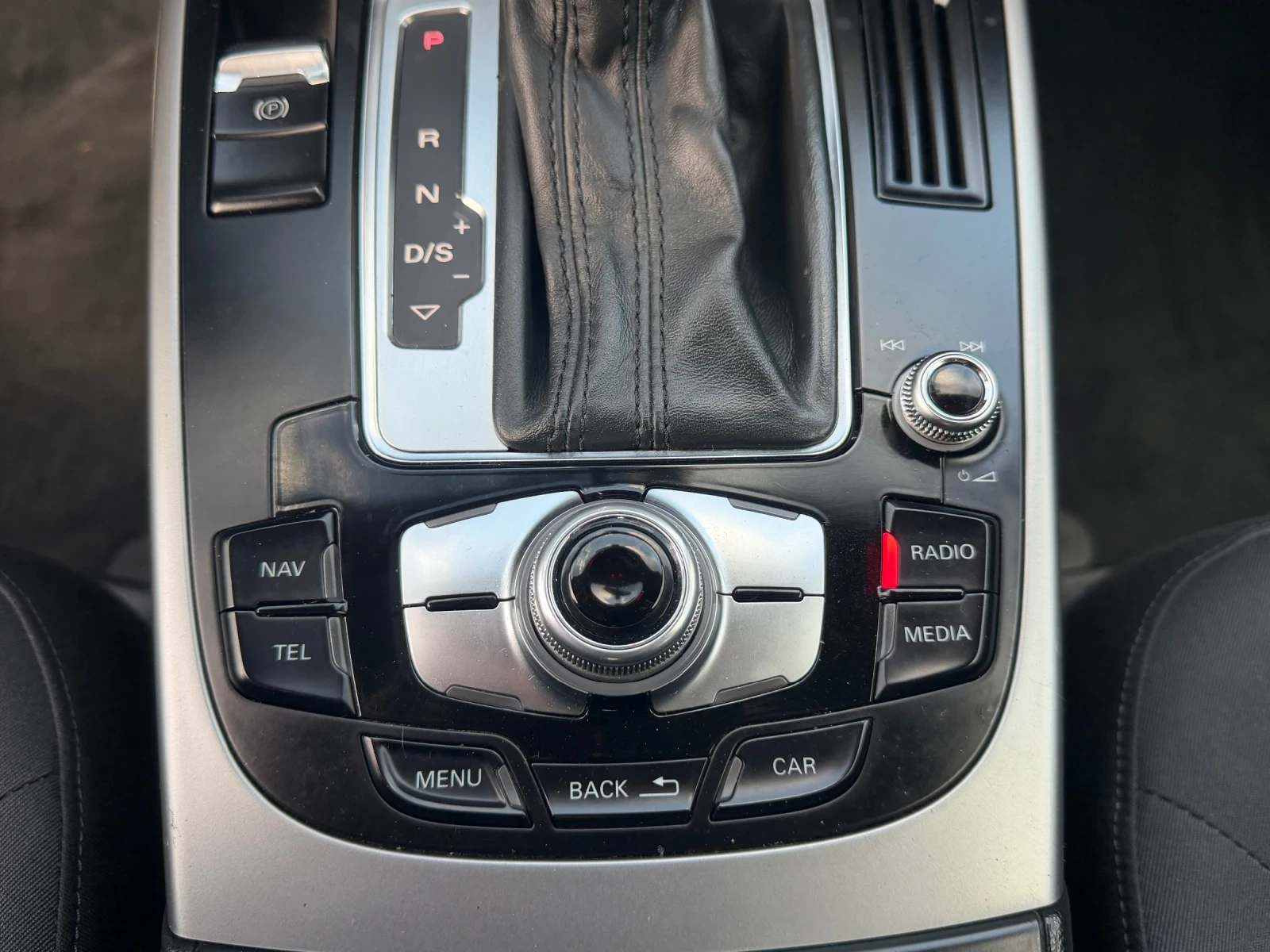 Audi A4 2.0 TDI Face Navi Подгрев, снимка 13 - Автомобили и джипове - 56433039