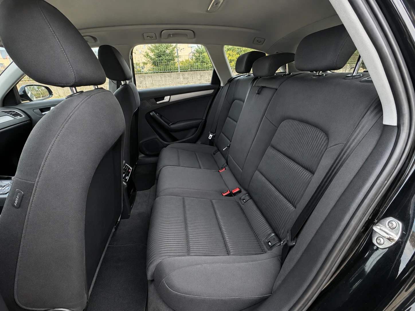 Audi A4 2.0 TDI Face Navi Подгрев, снимка 11 - Автомобили и джипове - 56433039