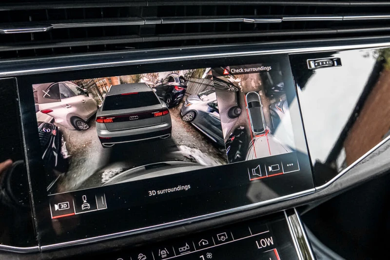 Audi Q8 S-line* PANO* BOSE* DISTRONIC* OБДУХ* 360* AMBIENT, снимка 12 - Автомобили и джипове - 53597302